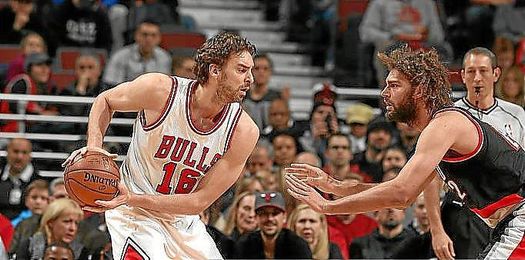 Gasol ante Portland, uno de los interesados en hacerse con sus servicios. Gasol ante Portland, uno de los interesados en hacerse con sus servicios.
