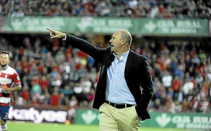 "El Betis es el club de mi vida y por eso me siguen quedando buenos recuerdos de esta entidad", dice Mel. "El Betis es el club de mi vida y por eso me siguen quedando buenos recuerdos de esta entidad", dice Mel.