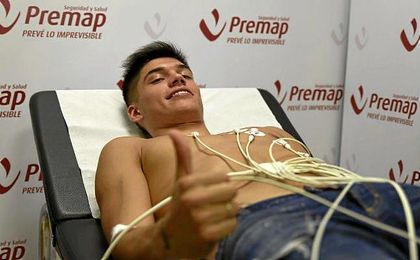 Correa, durante el reconocimiento médico con el Sevilla. Correa, durante el reconocimiento médico con el Sevilla.