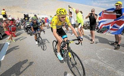 Chris Froome delante de Nairo Quintana en Ventoux durante una edición anterior de la ronda gala. Chris Froome delante de Nairo Quintana en Ventoux durante una edición anterior de la ronda gala.