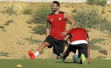 Iborra, en una sesión de trabajo en la ciudad deportiva del Sevilla. Iborra, en una sesión de trabajo en la ciudad deportiva del Sevilla.