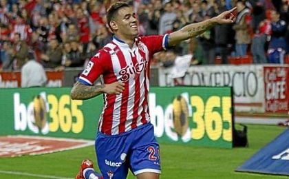 El delantero paraguayo ha estado esperando ansioso el beneplácito del club romano en su casa de Sitges. El delantero paraguayo ha estado esperando ansioso el beneplácito del club romano en su casa de Sitges.
