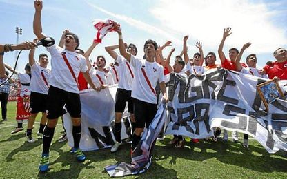 Celebración del ascenso a la categoria de plata logrado en la ciudad deportiva José Ramón Cisneros. Celebración del ascenso a la categoria de plata logrado en la ciudad deportiva José Ramón Cisneros.