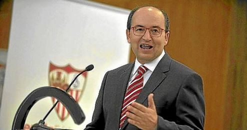 Castro no quiere que se siga hablando de Gameiro. Castro no quiere que se siga hablando de Gameiro.