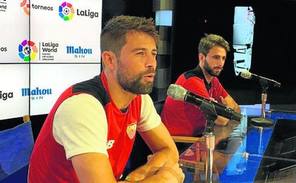 Coke y Pareja atendieron a los medios en Orlando. Coke y Pareja atendieron a los medios en Orlando.