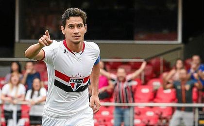 Ganso vistiendo la camiseta de Sao Paulo. Ganso vistiendo la camiseta de Sao Paulo.