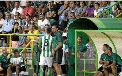 Jonas se retira del campo. Jonas se retira del campo.
