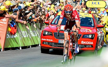 Zakarin ganó la etapa con una exhibición en la montaña. Zakarin ganó la etapa con una exhibición en la montaña.