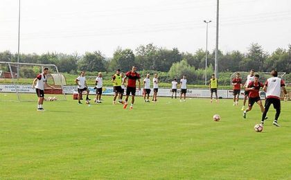 El Sevilla, entrenando. El Sevilla, entrenando.