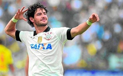 Borges, técnico de Corinthians, da por hecha la salida de Alexandre Pato. Borges, técnico de Corinthians, da por hecha la salida de Alexandre Pato.
