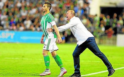 Cuando recaló en el West Brom, Mel no quiso ´robar´ ningún bético. Ahora, eso habría cambiado. Cuando recaló en el West Brom, Mel no quiso ´robar´ ningún bético. Ahora, eso habría cambiado.