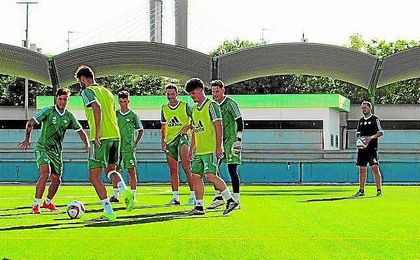 El filial del Betis, entrenando. El filial del Betis, entrenando.