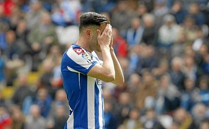 Lucas Pérez, durante un encuentro con el Deportivo de La Coruña. Lucas Pérez, durante un encuentro con el Deportivo de La Coruña.