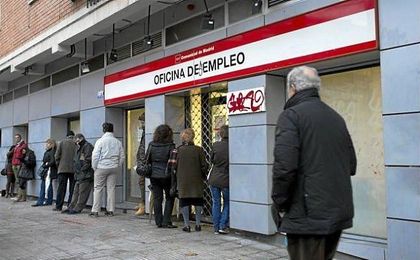 El paro se ha reducido un 11,1%, con 574.300 desempleados menos en el último año. El paro se ha reducido un 11,1%, con 574.300 desempleados menos en el último año.