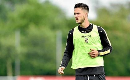 "Llegó un punto en que sólo tenía a Rafael van der Vaart como apoyo". "Llegó un punto en que sólo tenía a Rafael van der Vaart como apoyo".