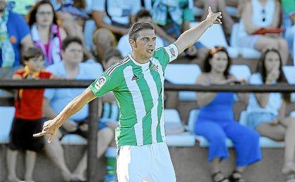 Joaquín, en un amistoso con el Betis. Joaquín, en un amistoso con el Betis.