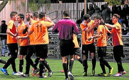 El Carmona jugará la temporada que viene en Segunda Andaluza por la retirada del Trajano. El Carmona jugará la temporada que viene en Segunda Andaluza por la retirada del Trajano.