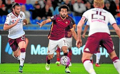 Gastón Silva presiona a Mohamed Salah durante el Roma-Torino de la pasada campaña. Gastón Silva presiona a Mohamed Salah durante el Roma-Torino de la pasada campaña.