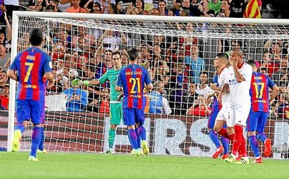Bravo paró el penalti que puedo meter al Sevilla en el partido. Bravo paró el penalti que puedo meter al Sevilla en el partido.
