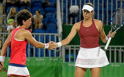 Carla Suárez y Garbiñe Muguruza buscarán un puesto en la semifinal del torneo de EE.UU.. Carla Suárez y Garbiñe Muguruza buscarán un puesto en la semifinal del torneo de EE.UU..
