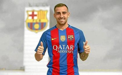 Alcácer posa con la camiseta del Barcelona. Alcácer posa con la camiseta del Barcelona.