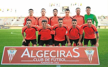 El once que el Alcalá presentó en el Nuevo Mirador de Algeciras, con una media de 24 años. El once que el Alcalá presentó en el Nuevo Mirador de Algeciras, con una media de 24 años.