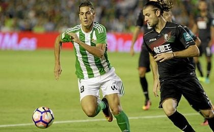 El placentino anotó sus dos primeros goles en la máxima categoría del fútbol español. El placentino anotó sus dos primeros goles en la máxima categoría del fútbol español.