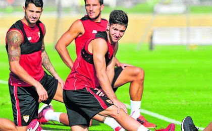 Luciano Vietto se postula como una de las grandes novedades en el once sevillista. Luciano Vietto se postula como una de las grandes novedades en el once sevillista.
