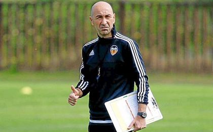 Ayestarán durante un entrenamiento. Ayestarán durante un entrenamiento.