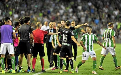 Encuentro entre el Betis y el Granada. Encuentro entre el Betis y el Granada.