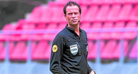 Bas Nijhuis dirigirá el partido de este martes. Bas Nijhuis dirigirá el partido de este martes.