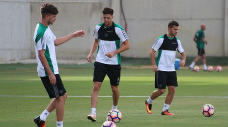 Entrenamiento del Real Betis en la ciudad deportiva Luis del Sol. Entrenamiento del Real Betis en la ciudad deportiva Luis del Sol.