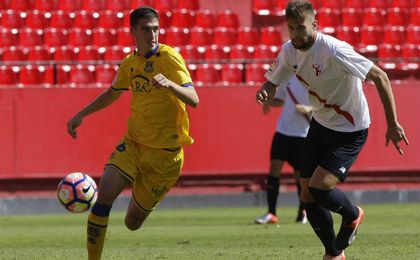 El Sevilla Atlético viaja a Tarragona con una lista plagada de bajas y novedades. El Sevilla Atlético viaja a Tarragona con una lista plagada de bajas y novedades.