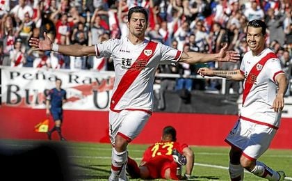 Javi Guerra estará entre cuatro y seis semanas de baja. Javi Guerra estará entre cuatro y seis semanas de baja.