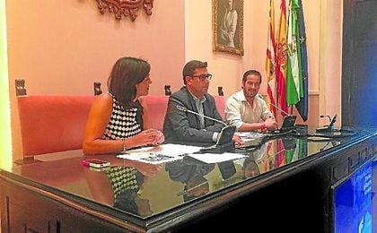 En la imagen, la presentación de un evento que contará con Ana Pérez, Isa Sánchez, Luisa García Toro... En la imagen, la presentación de un evento que contará con Ana Pérez, Isa Sánchez, Luisa García Toro...
