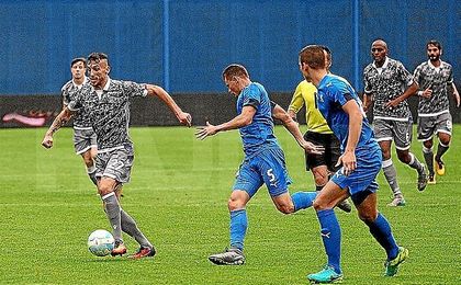 El Dinamo Zagreb no pasó del empate a cero ante el Hadjuk Split. El Dinamo Zagreb no pasó del empate a cero ante el Hadjuk Split.