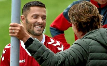 Durmisi, en un entrenamiento con Dinamarca. Durmisi, en un entrenamiento con Dinamarca.