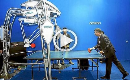 FORPHEUS, el primer robot instructor de tenis de mesa. FORPHEUS, el primer robot instructor de tenis de mesa.