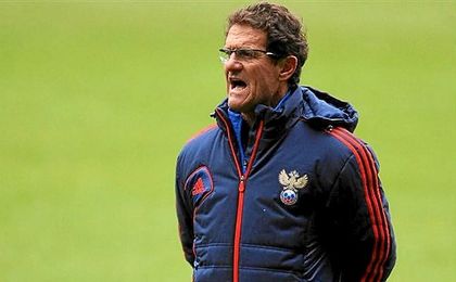 Capello sobre su vuelta a los banquillos: "Estoy jubilado, hablar por la tele que es más fácil que ser entrenador". Capello sobre su vuelta a los banquillos: "Estoy jubilado, hablar por la tele que es más fácil que ser entrenador".
