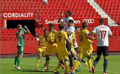 El Sevilla Atlético vuelve a su feudo para recibir al Zaragoza. El Sevilla Atlético vuelve a su feudo para recibir al Zaragoza.