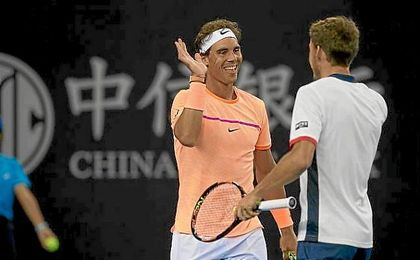 Nadal y Carreño se han impuesto a los hermanos Bryan. Nadal y Carreño se han impuesto a los hermanos Bryan.