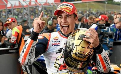 Marc Márquez celebrando el triunfo en el GP de Japón en 2014. Marc Márquez celebrando el triunfo en el GP de Japón en 2014.