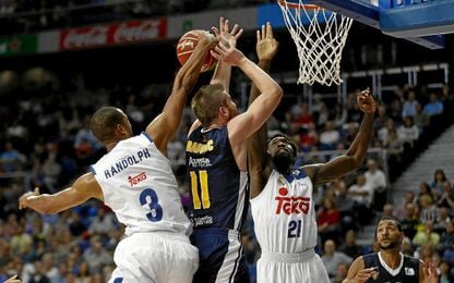 El Madrid ganó al UCAM El Madrid ganó al UCAM