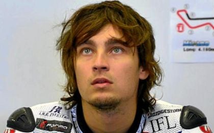 El piloto de Brno, Abraham: "Estoy muy feliz: supone volver con Ducati, mi moto favorita". El piloto de Brno, Abraham: "Estoy muy feliz: supone volver con Ducati, mi moto favorita".