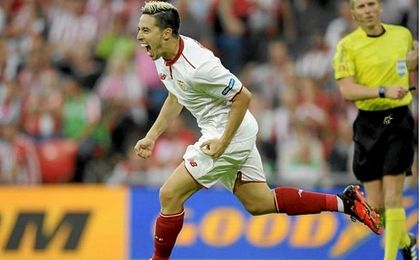 Samir Nasri celebra un gol. Samir Nasri celebra un gol.