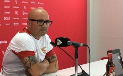 Sampaoli asegura que es "totalmente precipitado" hablar de que el Sevilla es un firme candidato a ganar LaLiga. Sampaoli asegura que es "totalmente precipitado" hablar de que el Sevilla es un firme candidato a ganar LaLiga.