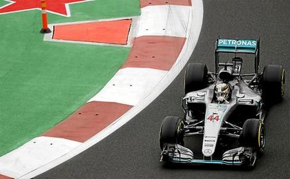 Hamilton logró la ´pole´ en México y mete así más presión a su compañero Rosberg. Hamilton logró la ´pole´ en México y mete así más presión a su compañero Rosberg.