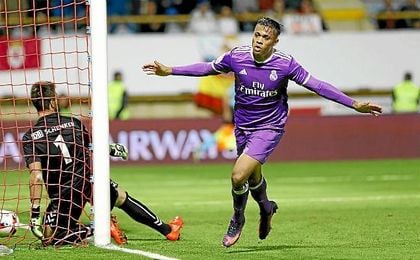 Mariano celebra su gol a la Cultural Leonesa. Mariano celebra su gol a la Cultural Leonesa.
