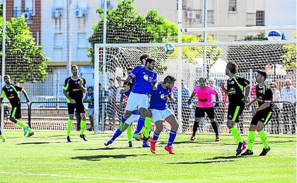 Llera fue uno de los protagonistas del derbi provincial. Llera fue uno de los protagonistas del derbi provincial.