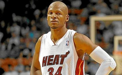 Ray Allen ha anotado un total de 2.973 triples a lo largo de su carrera. Ray Allen ha anotado un total de 2.973 triples a lo largo de su carrera.